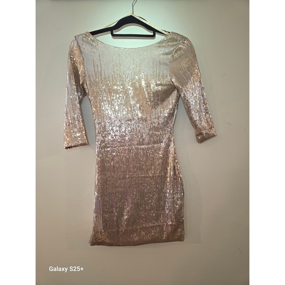 Free People Dresses & Skirts - Rose Gold Sequin Bodycon Mini Dress Low Back 3/4 Sleeve XS